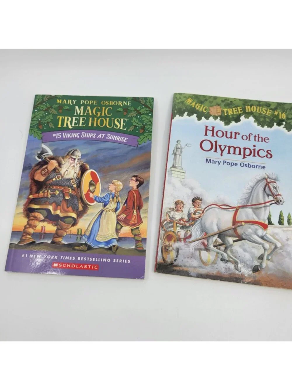 MAGIC TREE HOUSE Huge Lot of 32 Chapter Books by Mary Pope Osborne
